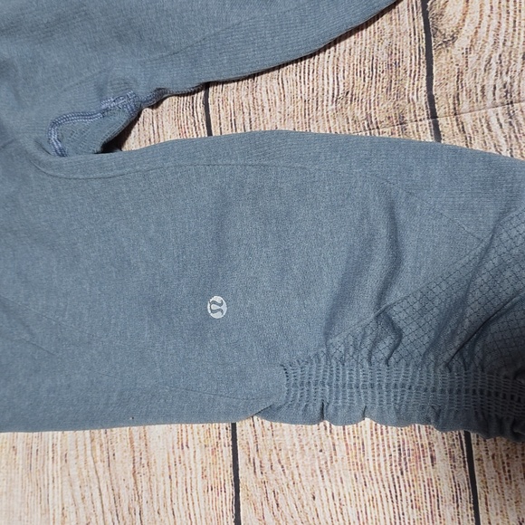 Lululemon In The Flow Crop IIHeathered Blue Denim size 4 - Picture 6 of 9